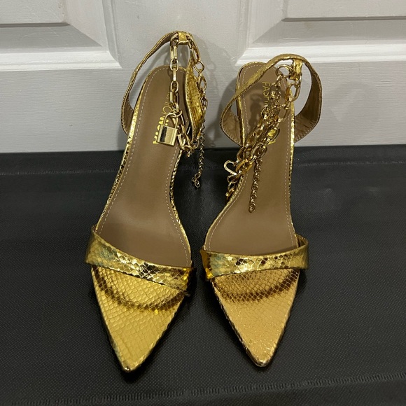 Gold Chain Lock Heels - Picture 3 of 3
